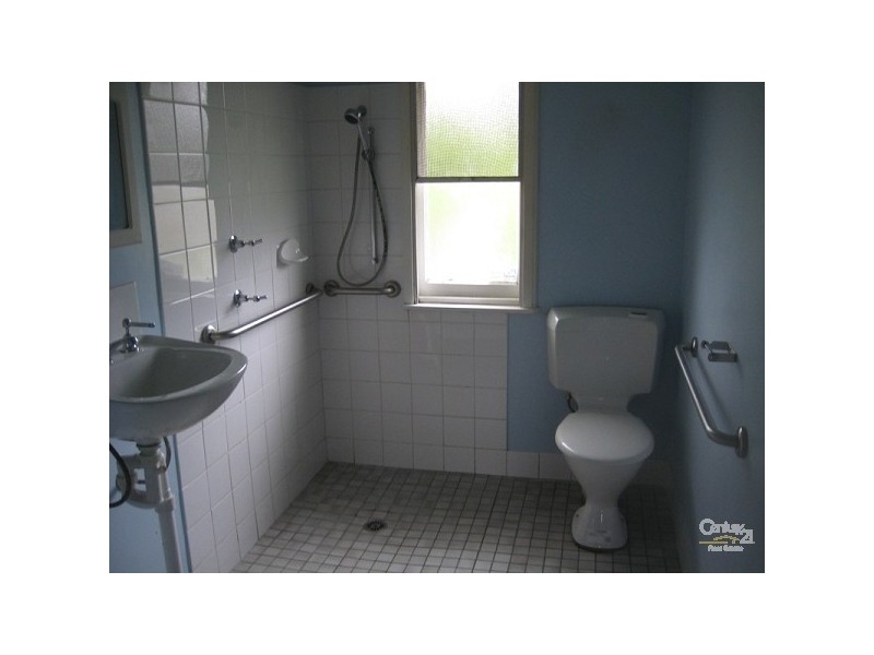 2 Mahogany Crescent, Gateshead NSW 2290