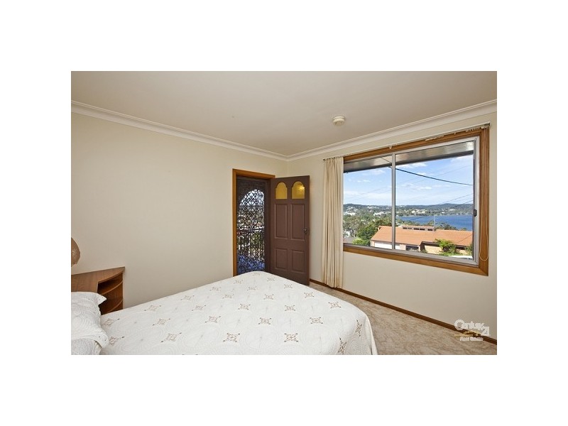 25 Thompson Road, Speers Point NSW 2284