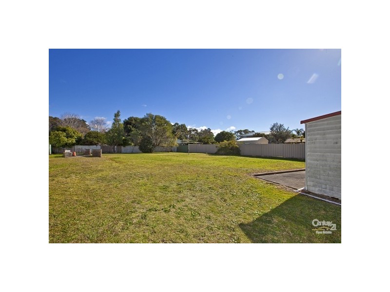 11 George Street, Marmong Point NSW 2284
