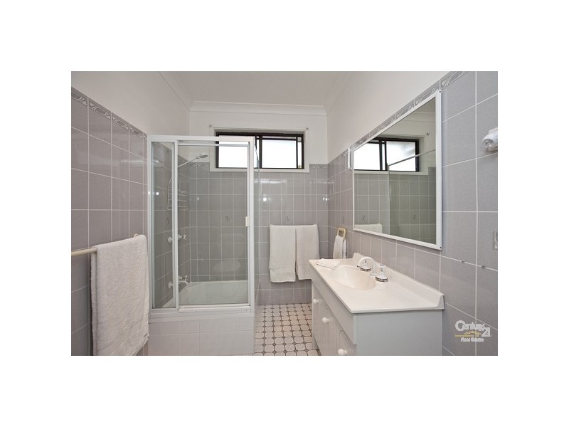 32 Andrew Road, Valentine NSW 2280