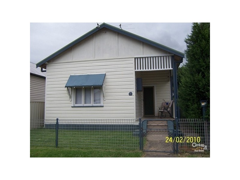 4 Buxton Lane, Adamstown NSW 2289