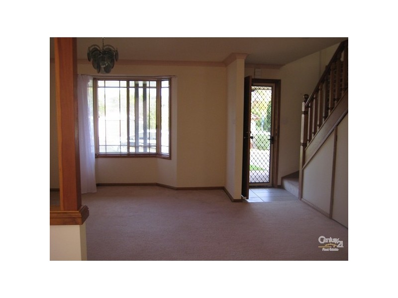 2/1A Jesson Parade, Warners Bay NSW 2282