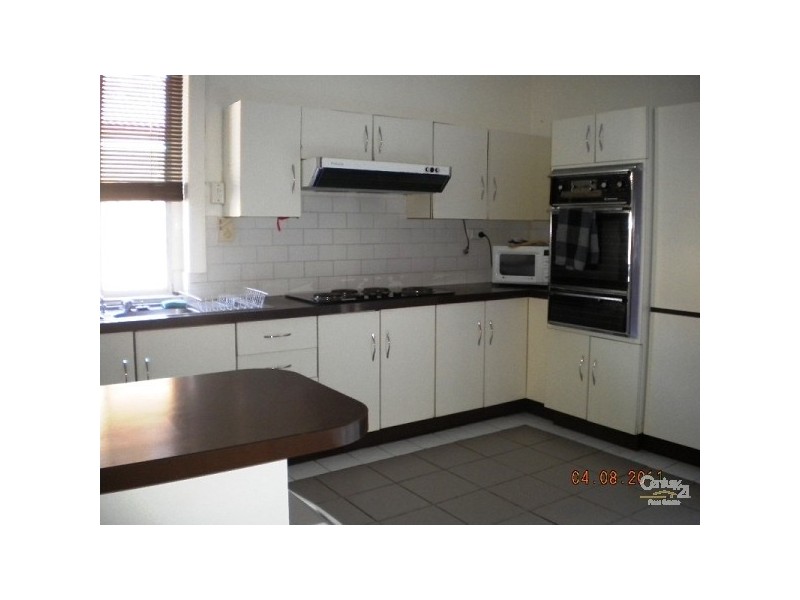 16 Milton Street, Hamilton NSW 2303