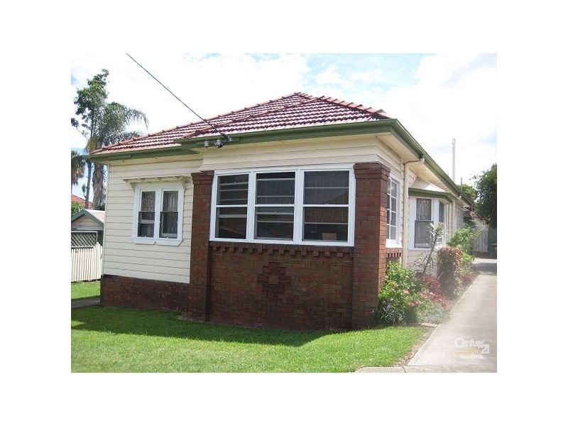 1/4 Section Street, Mayfield NSW 2304
