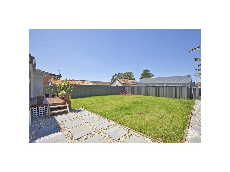 5 Teralba Road, Broadmeadow NSW 2292