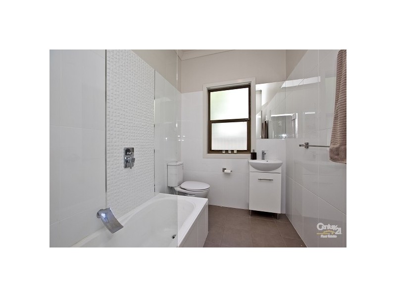 5 Teralba Road, Broadmeadow NSW 2292