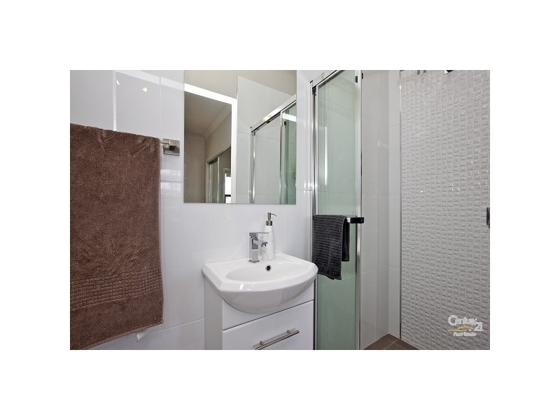 5 Teralba Road, Broadmeadow NSW 2292