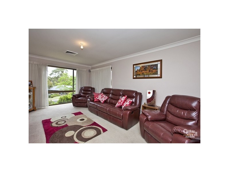 15 Rothbury Street, Eleebana NSW 2282