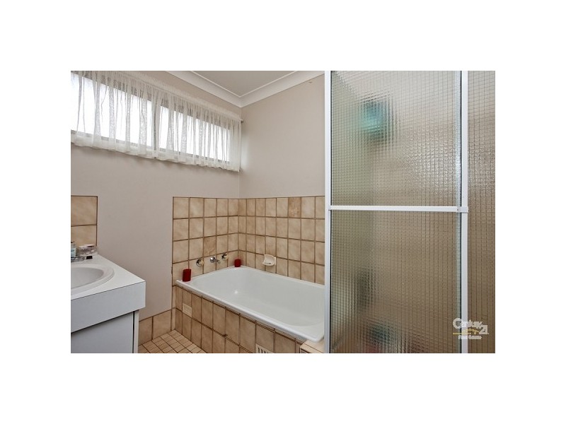 15 Rothbury Street, Eleebana NSW 2282