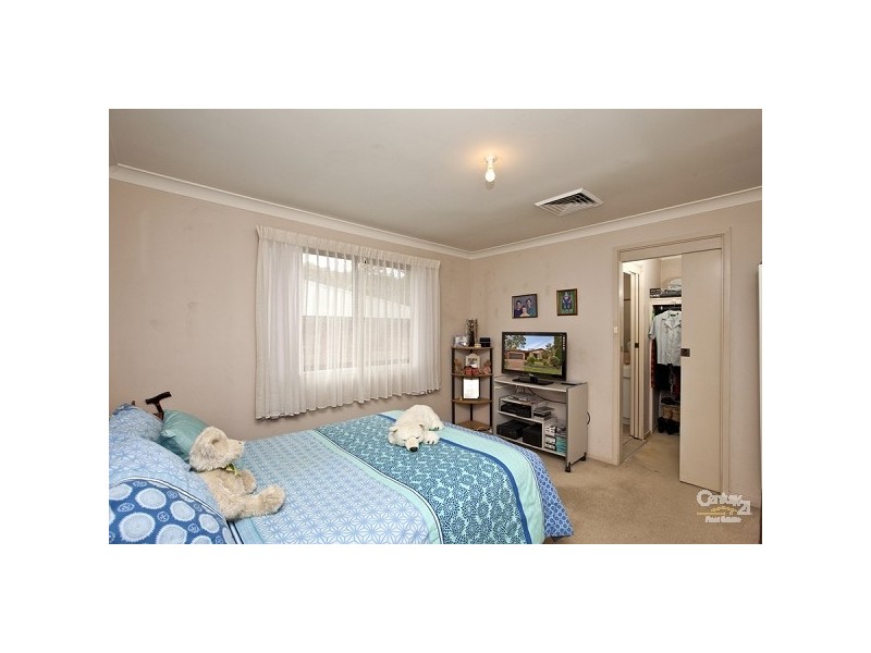 15 Rothbury Street, Eleebana NSW 2282