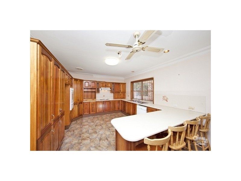 15 Alpha Close, Eleebana NSW 2282