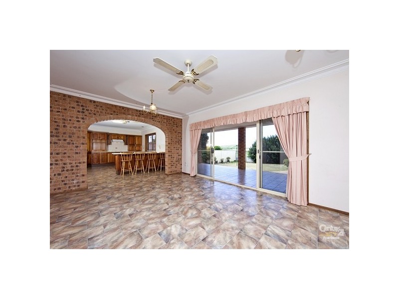15 Alpha Close, Eleebana NSW 2282