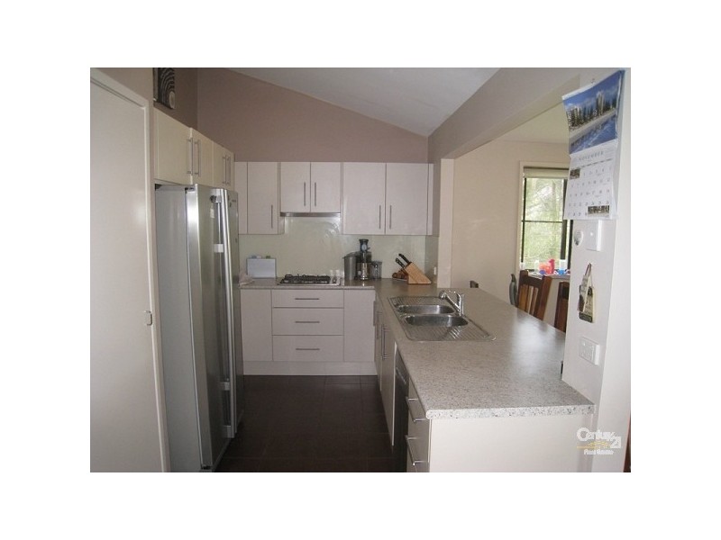 31 Woodside Drive, Eleebana NSW 2282