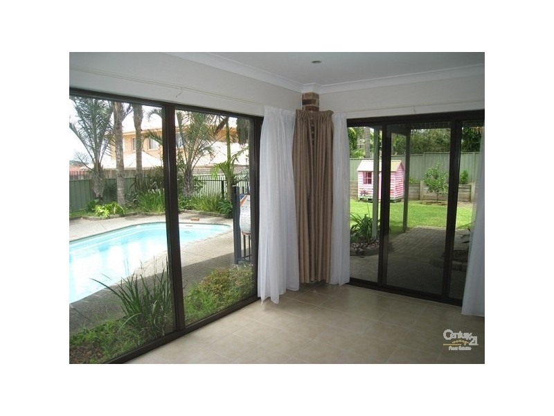 31 Woodside Drive, Eleebana NSW 2282