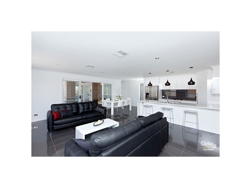 1 Nithsdle Street, Cameron Park NSW 2285