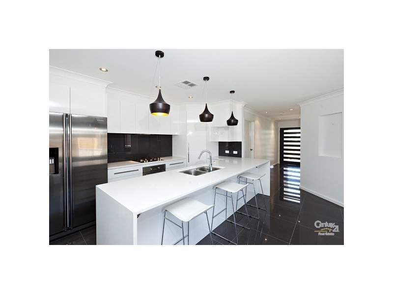 1 Nithsdle Street, Cameron Park NSW 2285