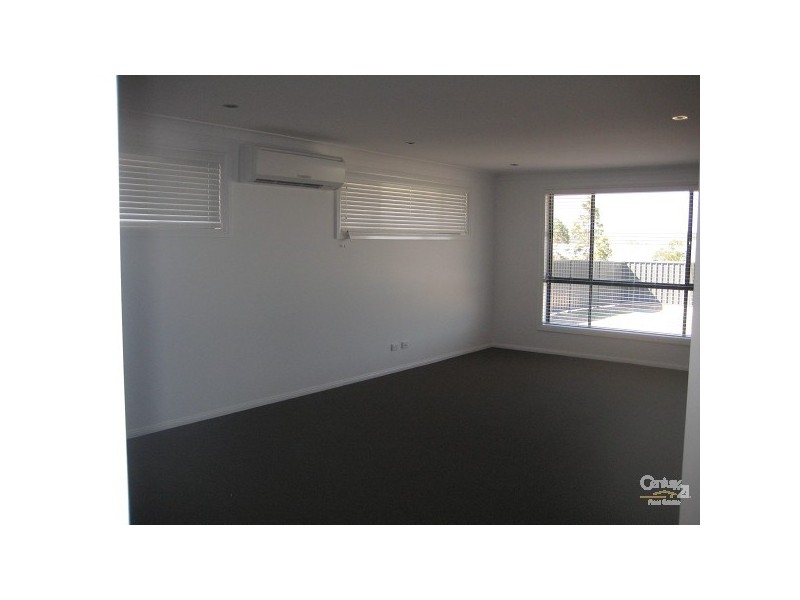 64 Dalmeny Drive, Macquarie Hills NSW 2285