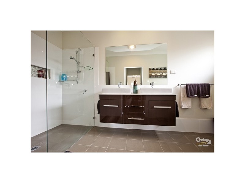 11 Tuckeroo Circuit, Adamstown NSW 2289