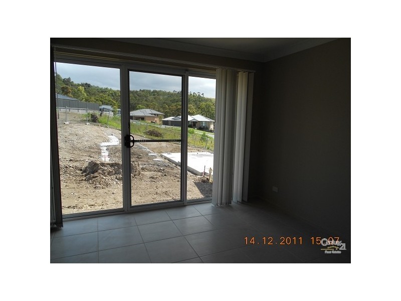 33 Ripon Way, Macquarie Hills NSW 2285