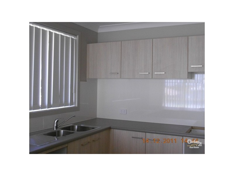 5 Harcourt Parade, Macquarie Hills NSW 2285