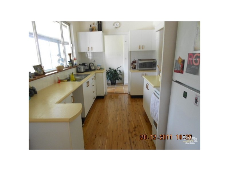 4 Lemana Place, Kahibah NSW 2290