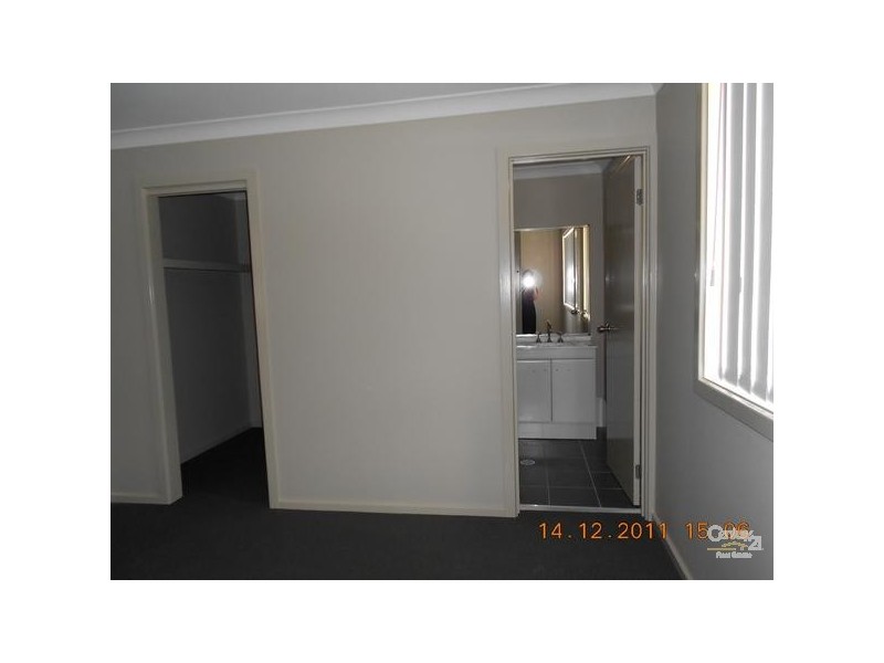 33 Rippon Way, Macquarie Hills NSW 2285