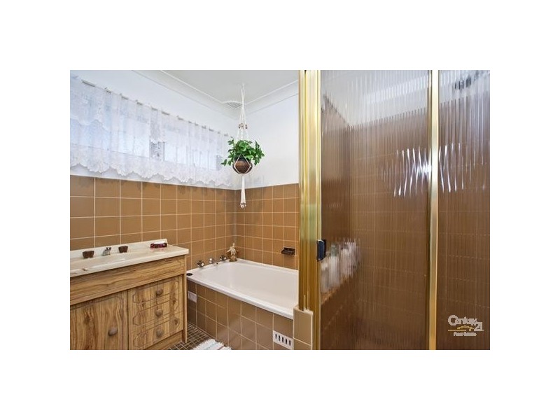 8 Coldstream Crescent, Rankin Park NSW 2287