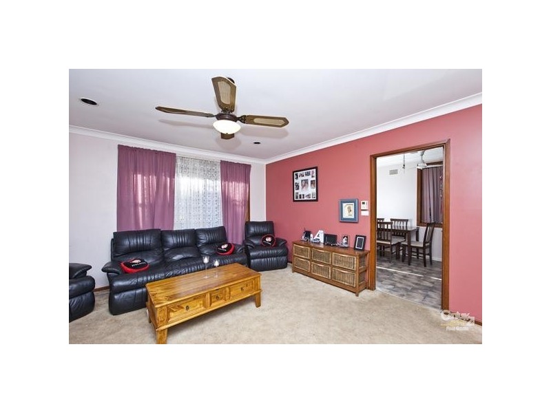 8 Mallee Street, Gateshead NSW 2290