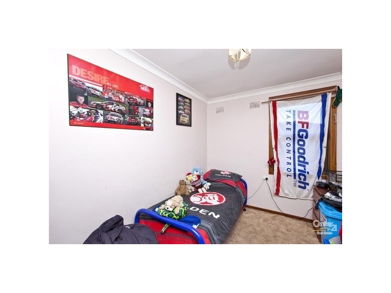 8 Mallee Street, Gateshead NSW 2290
