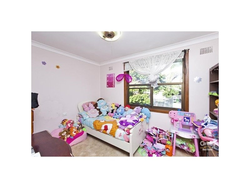 8 Mallee Street, Gateshead NSW 2290