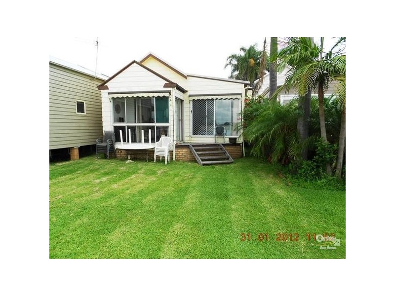 35 Emily Street, Marks Point NSW 2280