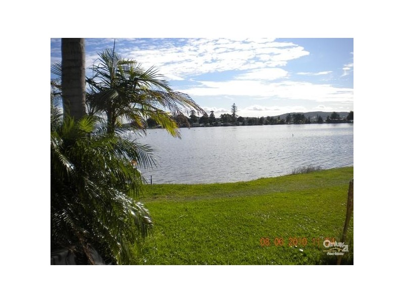 35 Emily Street, Marks Point NSW 2280