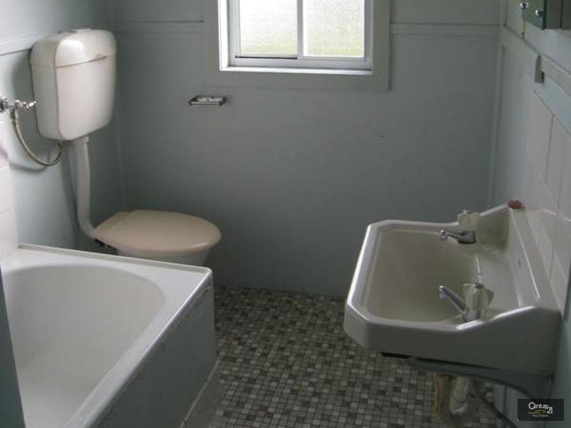 5 Ferndale Street, Glendale NSW 2285