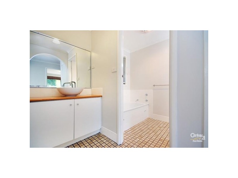 5 Weiss Close, Tingira Heights NSW 2290