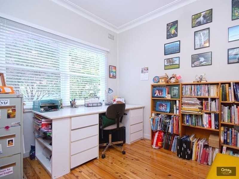 8 Kuranda Crescent, Kotara NSW 2289