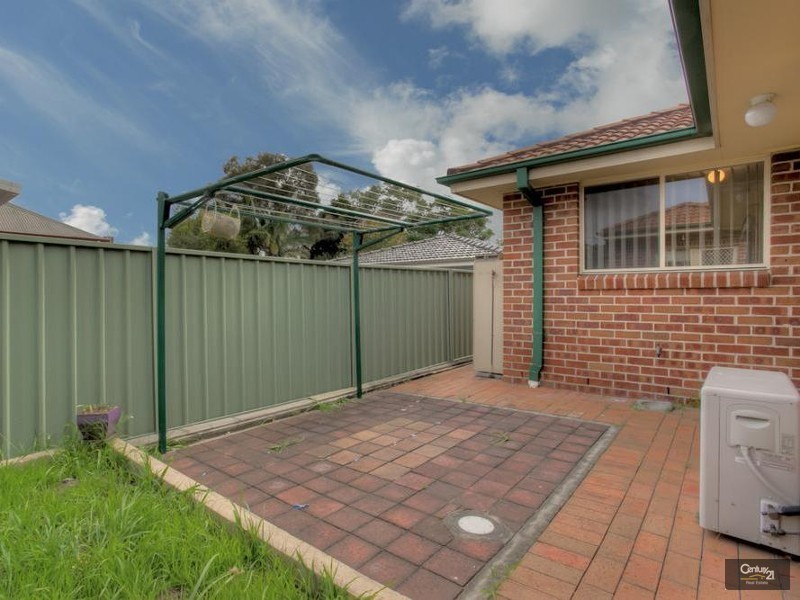 2/4 Veda Street, Hamilton NSW 2303