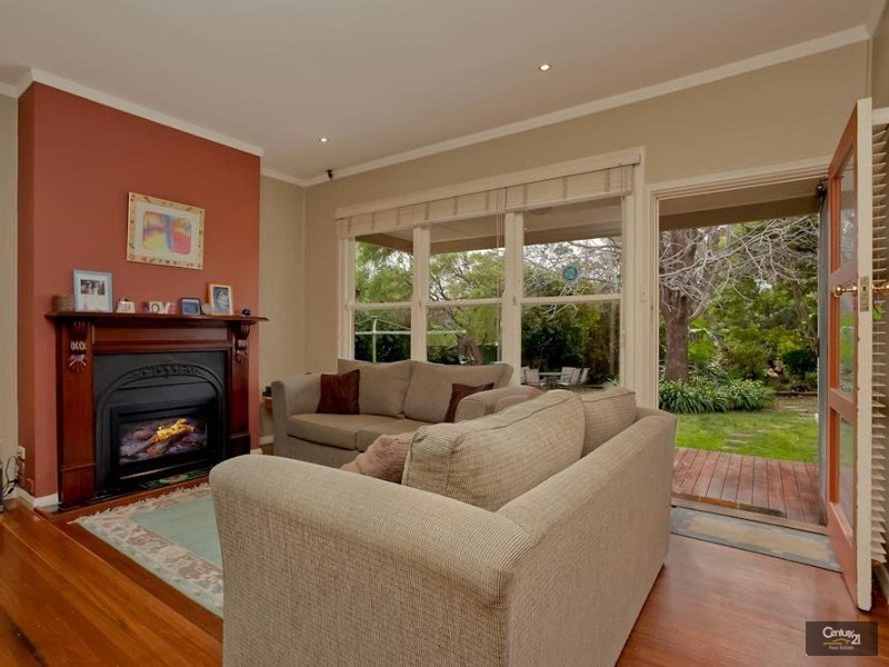 80 Rae Crescent, Kotara NSW 2289