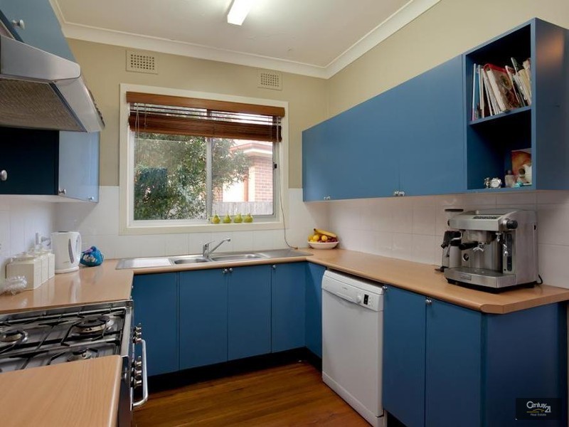 80 Rae Crescent, Kotara NSW 2289