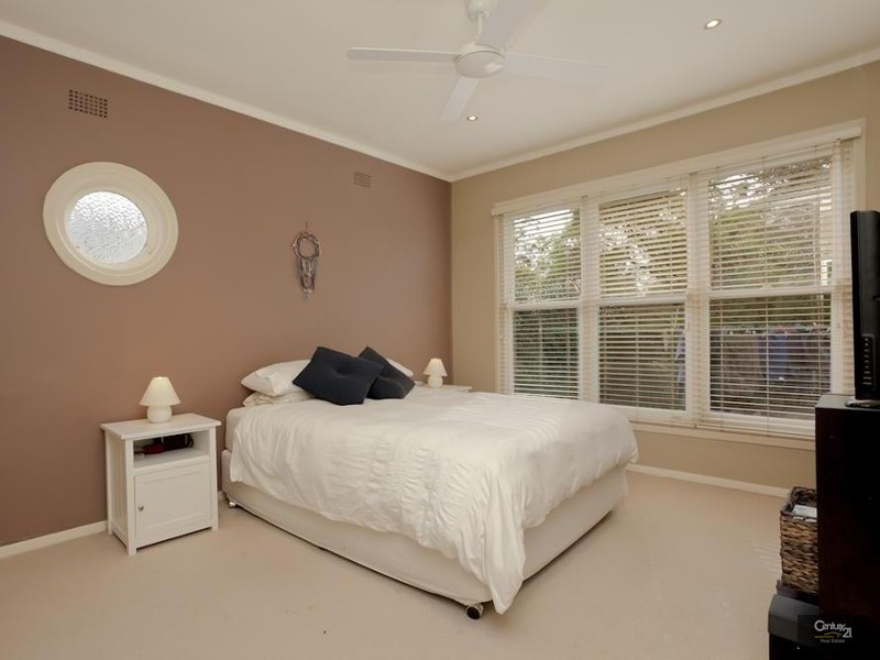 80 Rae Crescent, Kotara NSW 2289