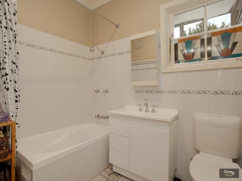 80 Rae Crescent, Kotara NSW 2289