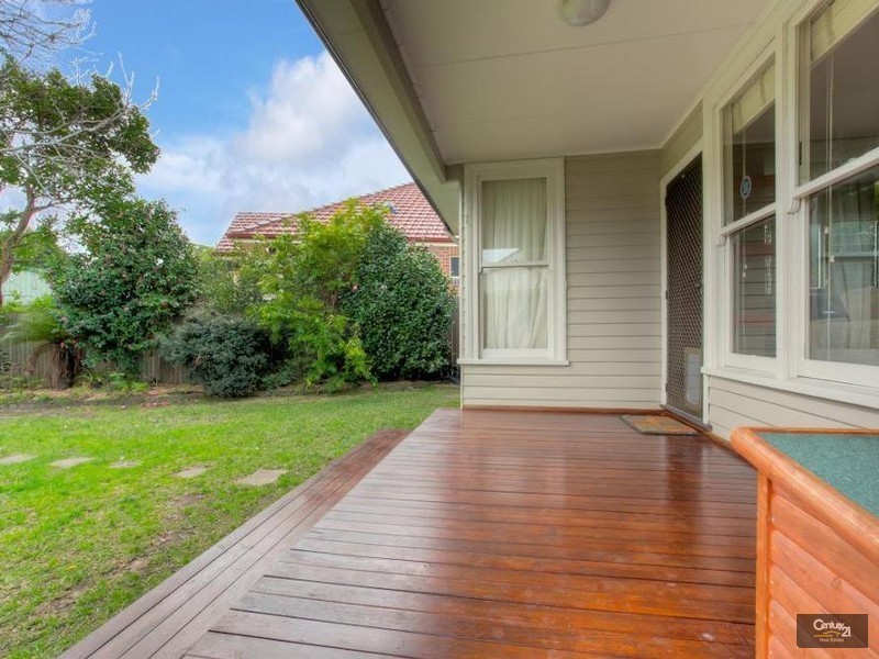 80 Rae Crescent, Kotara NSW 2289