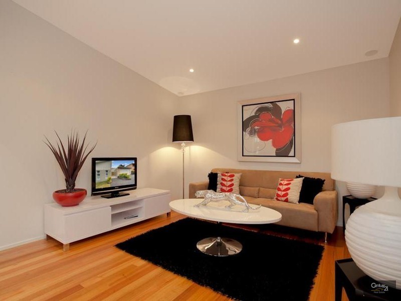 33 Fernleigh Loop, Adamstown Heights NSW 2289
