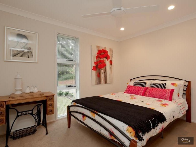 33 Fernleigh Loop, Adamstown Heights NSW 2289
