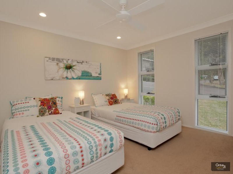 33 Fernleigh Loop, Adamstown Heights NSW 2289