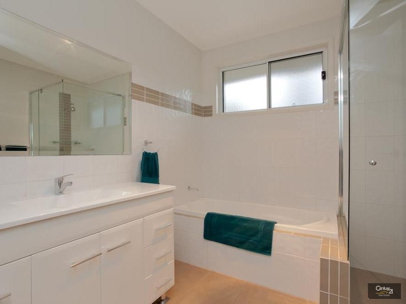 33 Fernleigh Loop, Adamstown Heights NSW 2289