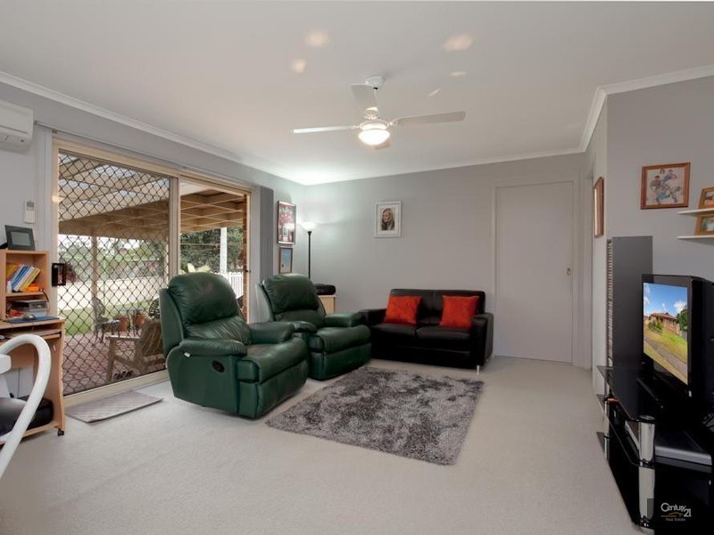 17 Whitehaven Drive, Lakelands NSW 2282