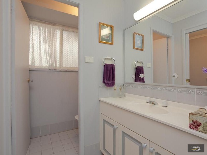 17 Whitehaven Drive, Lakelands NSW 2282