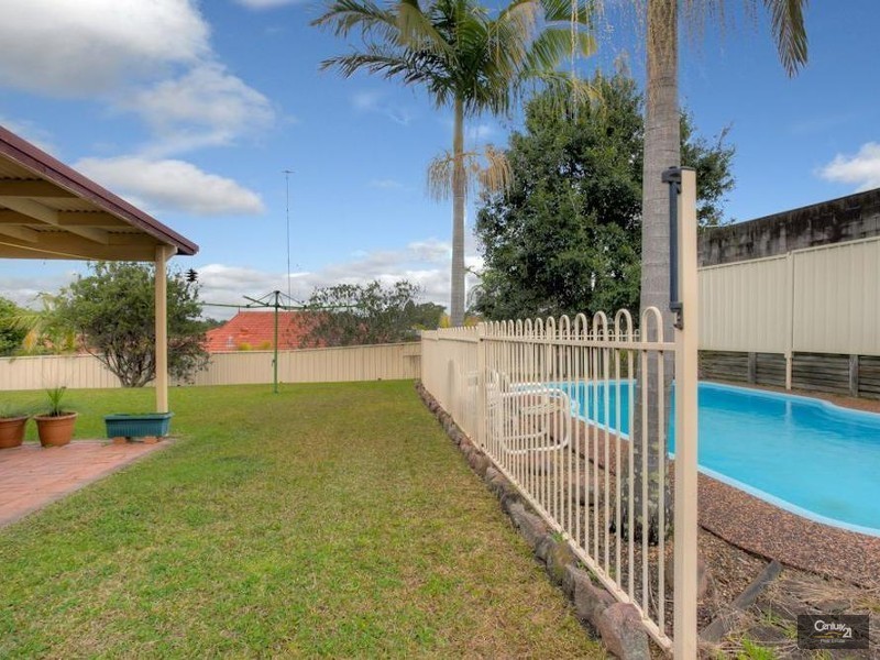 17 Whitehaven Drive, Lakelands NSW 2282