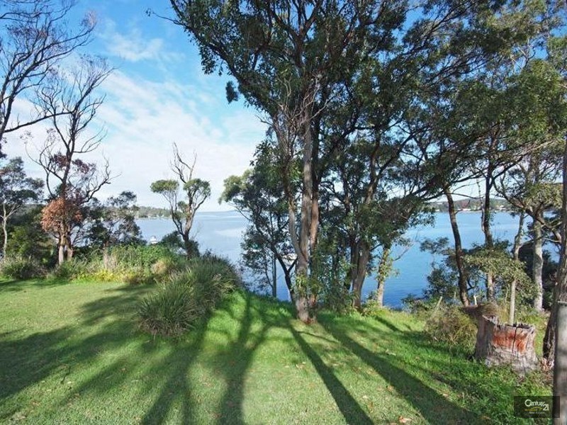 24 Blandford Street, Fennell Bay NSW 2283