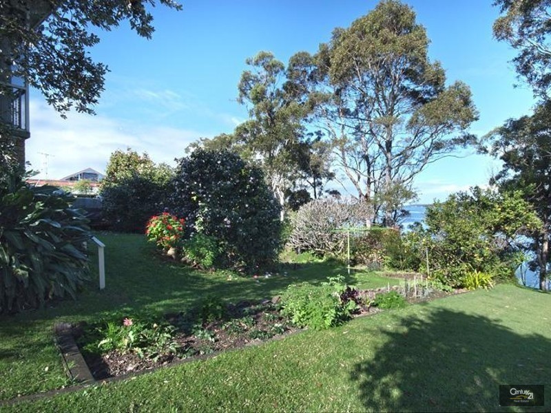 24 Blandford Street, Fennell Bay NSW 2283